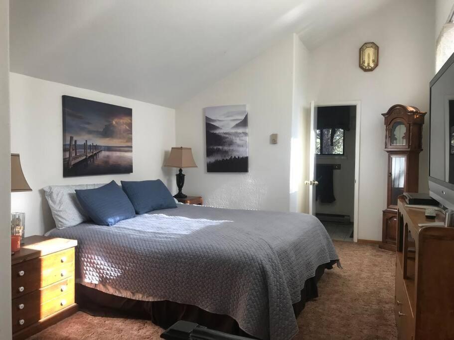 Cheerful 2-Bedroom Cottage Near Eagle Lake スーザンビル エクステリア 写真