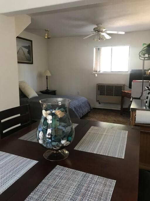 Cheerful 2-Bedroom Cottage Near Eagle Lake スーザンビル エクステリア 写真